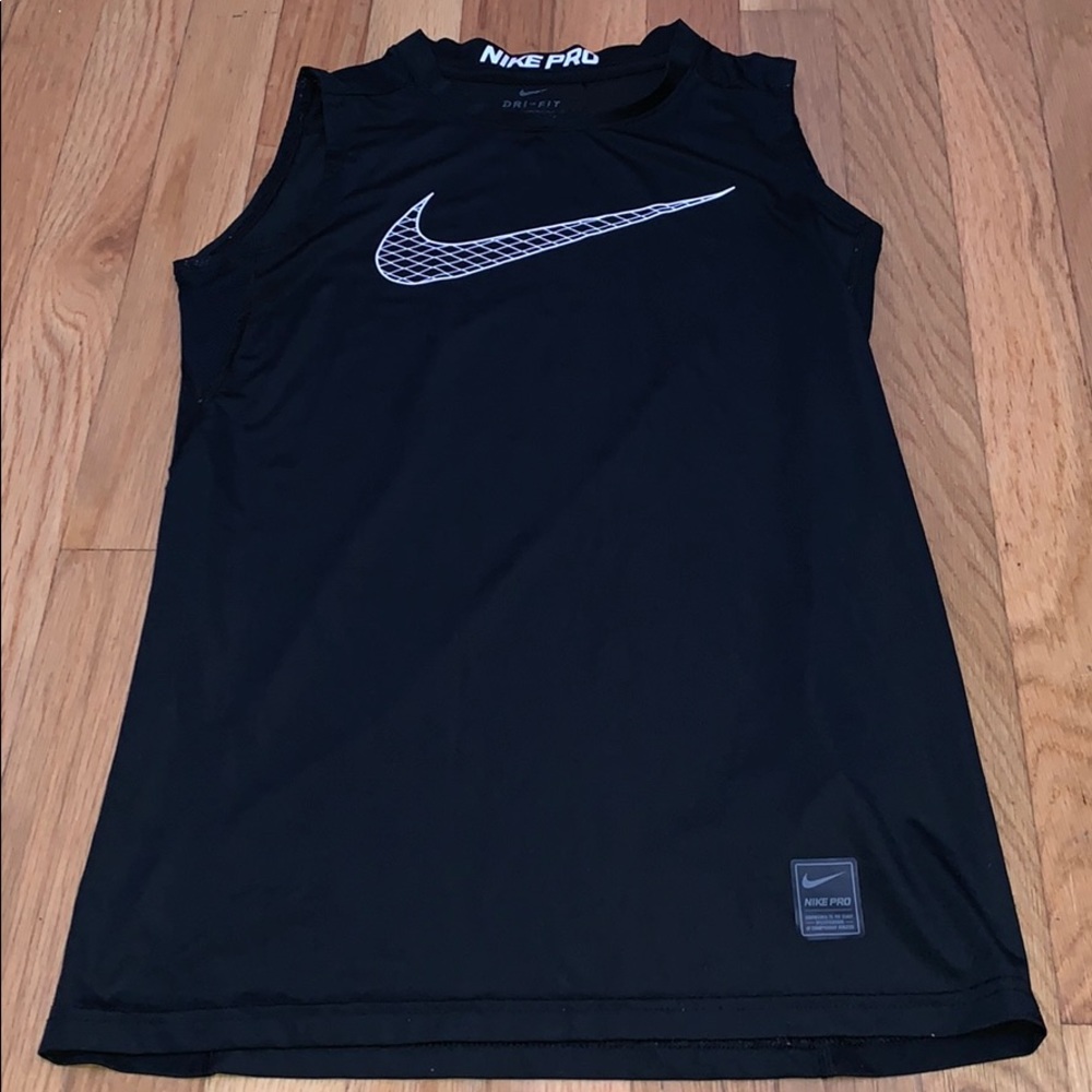 Nike Pro sleeveless tee